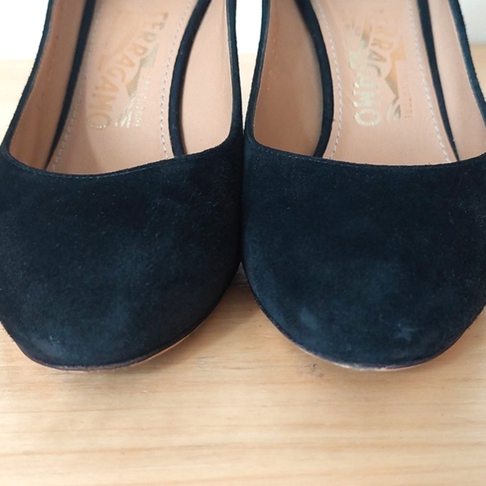 Salvatore Ferragamo black suede pumps - Picture 11 of 16